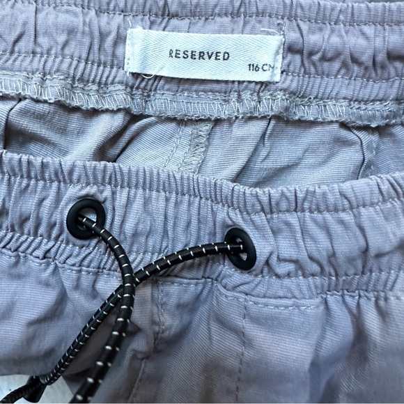⭐️ 5 for $25 RESERVED Kids Gray Cargo Pants Reflective Pockets Size 5-6 Yrs - Picture 4 of 8